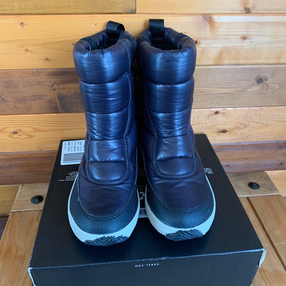 Sorel Puffy Mid- Shiny Boots - Picture 2 of 6